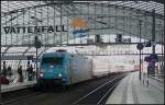 DB Fernverkehr 101 016  Unicef  mit dem IC 146 nach Schiphol (gesehen Berlin Hauptbahnhof 03.11.2010)