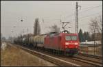 DB 145 059 mit einem Kesselwagenzug am 07.03.2013 in Berlin-Karow