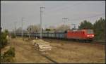 DB Schenker 145 064 mit schadhaften Fals der PKP Cargo aus Ruhleben zur Reparatur am 09.4.2013 in der Berliner Wuhlheide