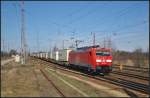 DB Schenker 189 021 mit Wechselauflieger am 15.04.2013 in Wustermark-Priort