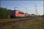 DB Schenker 155 204 am 22.10.2013 mit einem Kesselwagen-Zug in der Berliner Wuhlheide