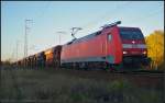 DB Schenker 152 161 mit Schttgut am 24.10.2013 in der Berliner Wuhlheide