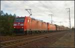 DB Schenker 185 042 und 185 071 mit Falns-Wagen am 06.02.2014 in der Berliner Wuhlheide