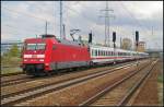 DB Fernverkehr 101 131-1 fuhr mit einem IC am 13.04.2014 durch Berlin Schnefeld Flughafen