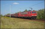 DB Schenker 155 068-0 fuhr mit einem gemischten Güterzug am 18.09.2014 durch die Berliner Wuhlheide