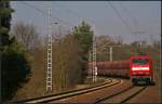 DB Schenker 152 043-6 und 152 113 mit Kohlependel in Berlin Wuhlheide, 19.03.2015