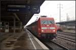 DB Fernverkehr 101 033-9 mit IC 2943 und einigen Flchtlingen aus Freilassing in Berlin Schnefeld Flughafen, 11.02.2016