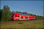 Für Schmunzeln sorgte dieses Doppel aus Steuerwagen D-DB 50 80 86-81 005-0 DBpzfa 766.1 mit Fahrradabteil und DB Regio 112 110, als sie am 27.05.2017 auf Dienstfahrt durch die Berliner Wuhlheide