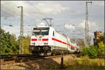 DB Fernverkehr 146 566-5 schiebt den IC 2431 Cottbus am 09.09.2017 auf die Magdeburger Elbbrcke