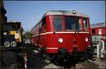 Zu Gast beim Bahnhofsfest ist 186 258-0 / DR VT 135 110 der BSW-Gruppe Traditionsgemeinschaft Bw Halle P an der Drehscheibe am ehemaligen Bw Nldnerplatz (Bahnhofsfest Berlin-Lichtenberg 03.10.2010)