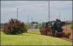 52 8177 der Dampflokfreunde Berlin war mit einem Sonderzug von Berlin nach Eberswalde gekommen, so konnte auf dem Gelnde des Werks die Lok Fhrerstandmitfahrten anbieten ( 135 Jahre Werk Eberswalde - Zukunft mit Tradition , 08.06.2013)