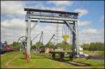 Bockkran am Hafengelnde in Magdeburg Neustadt, 10.05.2015    Dieser Bockkran wurde 1901 vom Eisenwerk Schastdt gebaut und an die Magdeburg-Halberstdter Eisenbahn ausgeliefert.