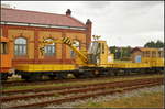 Der Kranwagen AK 1600 des Hersteller Abus Dessau mit den beiden Begleitwagen stand während des Familienfest der Magdeburger Eisenbahnfreunde e.V.