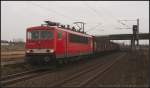 DB Schenker 155 268-6 legt sich am 26.11.2011 bei Schkeuditz West mit ihrem Coil-Zug in die Kurve
<br><br>
- Update: ++ 25.09.2014 bei Bender zerlegt