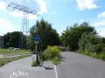 Kleiner Lückenschluss für Radfahrer am Blockdammweg: Es wurde ein Durchbruch zur Trautenauer Straße geschaffen, diese wurde durch Asphaltierung aufgewertet.