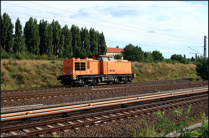 WFL 293 021-2 solo Richtung Karower Kreuz (NVR-Nummer: 98 80 3293 021-2 D-NTW, ex nowu-trans 21, EIB 21, Susice 745 580, gesichtet Berlin Bornholmer Str 31.07.2009)